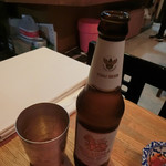 Roddhi - チャンビールは日本にもありそうなクセのないビール♪
      ラオスビールはラガービールでちょっと地ビール的な癖のある感じ☆彡
      その後に飲んだシンハービール(各550円)は爽やかな味わいのビールだっだ！