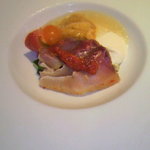 イナダとウニの冷製　根セロリのムースとトマト