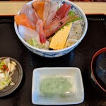 マルヨシ水産 - ランチ海鮮丼
