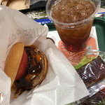 モスバーガー - 麻辣モスバーガー しびれる花椒ソース使用 400円
            こだわり野菜のサラダ(Ｓ)セット(アイスティー) 430円