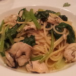 モンステラ - 小松菜と牡蠣のペペロンチーノ