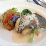 ZONA FORTUNATO - ランチのメイン、的鯛のローストです。