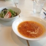 ZONA FORTUNATO - ランチ、スープとサラダです。
