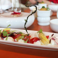 ピエール - 塩トマト、水牛モッツァレッラ、山菜、ヒヨコ豆、明日葉