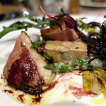 104251957 - 土曜ランチ：前菜、自家製鴨のスモークとフォアグラのテリーヌ