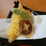 味のまるまつ - 天ぷらは4種
