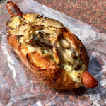 Pane Ho Maretta - きのこバジルグラタンドッグ ¥330+税