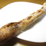 プクプク - 木の実と生姜のパン（カシューナッツ＆ヘーゼルナッツ入り）