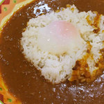 カレーハウススパイシー - ボキが注文したのは、国産牛キーマカレー。
      ちょうどいい辛さのカレーで、少し食べた後、
      半熟卵を混ぜ込んでマイルドなお味になって美味しかったよ。