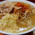 （2019.3.15）ラーメン中カタメ、ニンニクましまし、アブラましまし、ショウガ　別角度