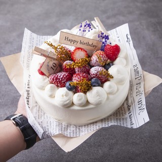 Yk 記念日 誕生日 パティシエ特製アニバーサリーケーキと贅沢食材を使用した高コスパコース ファクトリーカフェ 梅田 茶屋町 Factory Cafe 大阪梅田 阪急 ダイニングバー 食べログ