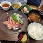 Shouwamachisakaba hatien - 「お昼ごはんセット Ｃ お刺身 (800円)」