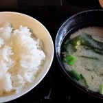白花綜 - このご飯と味噌汁が美味しいです。