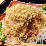 粋な板前の京風串揚と活魚料理 おはな ～はなれ～ - じゃこと梅肉のシャキッとサラダ