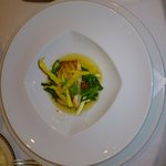 フランス料理 アジュール(ヨコハマ グランド インターコンチネンタル ホテル) - ノルウェーサーモンのポアレ