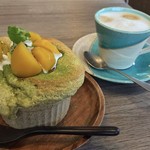 カフェカモット - 宇治抹茶スフレ600円+栗50円
      スフレ単体+ドリンクのセットで750円
      ※写真は+抹茶スフレに50円で栗を乗せてます｡