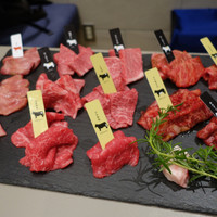 熟成和牛焼肉エイジング・ビーフ 横浜店 - １３部位　勢ぞろい
