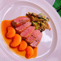 シノワ 渋谷店 - 仔鴨胸肉ロースト