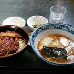 ラーメンまりちゃん - カツ丼半ラーメン