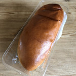 志津屋 - ちょっと萎んだクリームパン