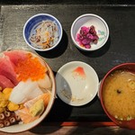 海鮮市場 長崎港 - 海鮮丼