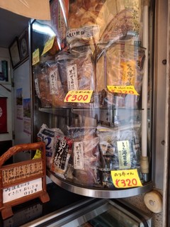h Kikumoto Wagashiten - 煎餅も販売されてます