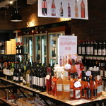 Tasting BAR - 店内ワインは小売価格+1000円で店内で楽しむことが出来ます。