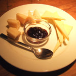 カフェ マメヒコ - チーズの盛り合わせ(900円)