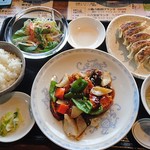 中華キッチン彩家 - 酢豚　餃子ランチ