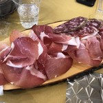 Salumeria Garibaldi - 生ハムの盛り合わせ