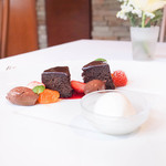 シュマン - ガトーショコラと苺、オレンジ、アイス