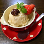 マダム紅蘭 - はちみつとクルミのアイス