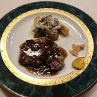 ヴェルデ辻甚 - メインのお肉。赤ワインソース。