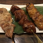 炭火居酒屋 めろーばーど - せせり、白レバー、味噌ホルモン