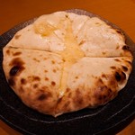 タンドールバル カマル2号 - チーズクルチャ