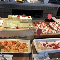 AWkitchen TOKYO 新丸ビル店 - ストロベリーパンナコッタ、ストロベリームース、フレンチトースト、ショートケーキ
