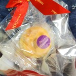 神戸風月堂 - 料理写真:プチガトー3個入648円