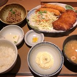 やよい軒 - チキン南蛮とエビフライの定食 + 納豆