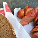 Bitzinger - パリッと弾ける分厚い皮の中は、溢れる旨味と肉汁祭り、熱でとろけたチーズがコク深い！