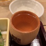 あしどり 博多 - お通し？の日本酒