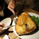 煮こみや なりた - フォアグラとキノコのパイ包み