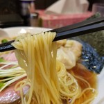 らーめん 稲荷屋 - 麺リフト