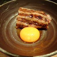 焼肉うしごろ 西麻布本店 - サーロインのヤンニョムすき焼き