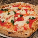 ピッツェリア ナポレターナ ラ・タヴォロッツァ - 料理写真:マルゲリータ 1,000円