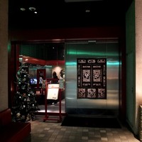 過門香 銀座本店 - 地下1階の荘厳な入口