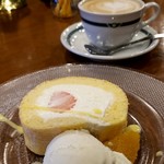 バリチェッタ - フレッシュ苺のロールケーキとカフェラテ