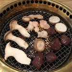 Sumibiyakiniku Kuguru - 嫁は全部乗せちゃう派