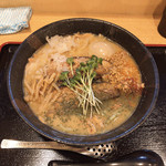 らーめん仙代 - 鶏白湯味噌 ¥820 煮卵 ¥90