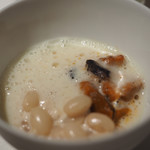 オマージュ - シャモのハツとレバー 白いんげん ユリ根 トマト