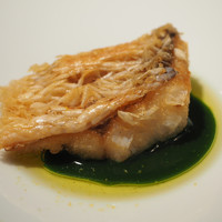 オマージュ - 甘鯛 松かさ焼き 春菊のソース